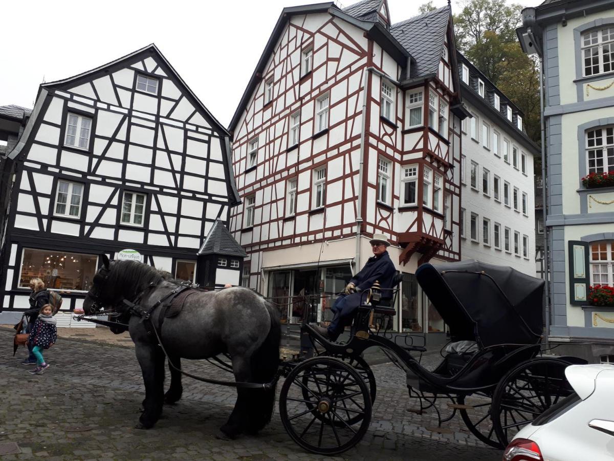 Ueber Den Daechern Von Monschau Exterior photo